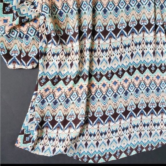 Xhileration Aztec Lightweight Shaw cover - Picture 8 of 8